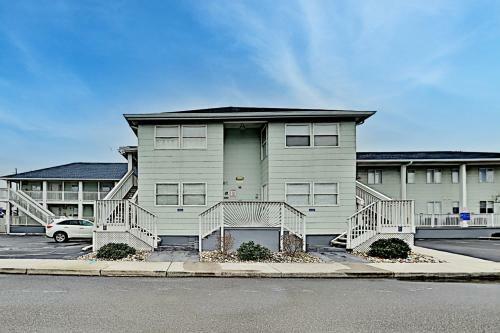 Apartamento Jocelyn Manor Gem With Pool - Stroll To Beach Condo