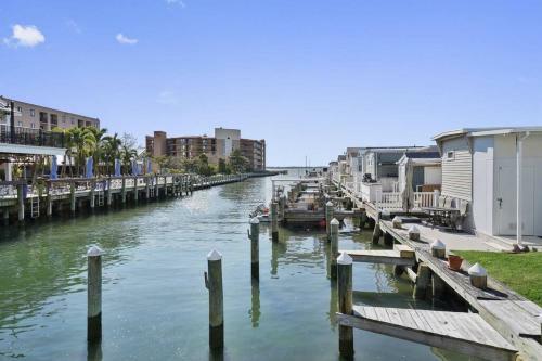 Waterfront Tiny Beach House Close To Beach And Fun