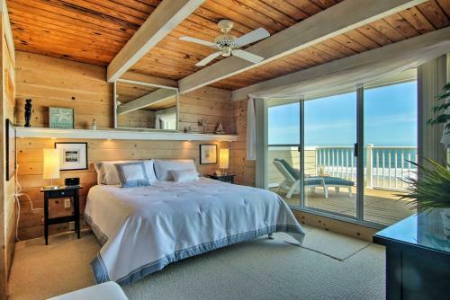 Apartamento Nautical Beachfront Condo With Deck And Ocean Views!