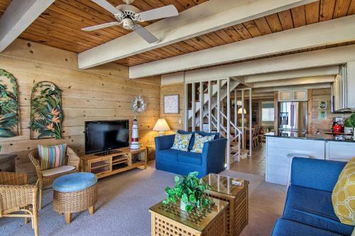 Apartamento Nautical Beachfront Condo With Deck And Ocean Views!