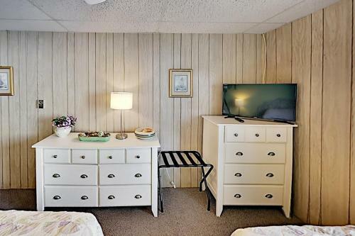 Apartamento Bayside Getaway With Pool - Walk To Beach & Dining Condo