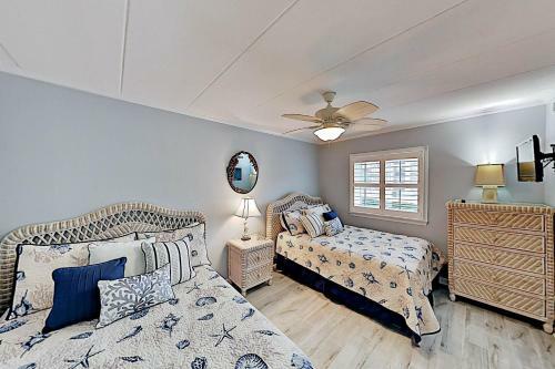 Apartamento Canvasback - Beachside Getaway - Stroll To Dining Condo
