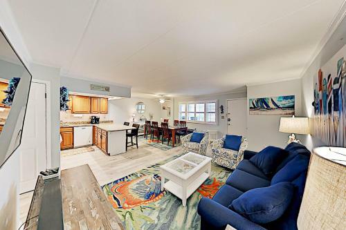 Apartamento Canvasback - Beachside Getaway - Stroll To Dining Condo