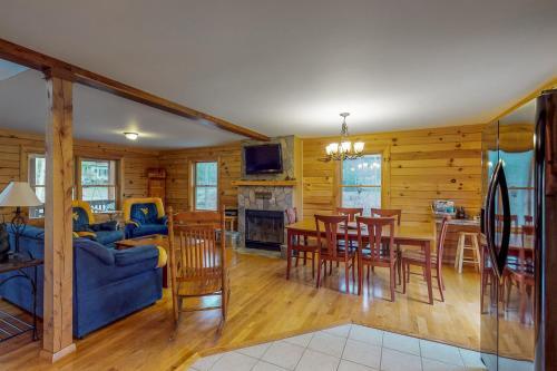 3 Bed 4 Bath Vacation Home In Deep Creek Lake