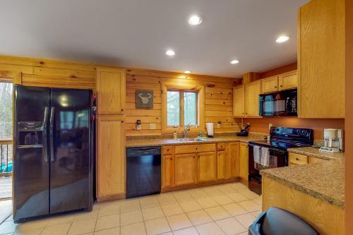 3 Bed 4 Bath Vacation Home In Deep Creek Lake