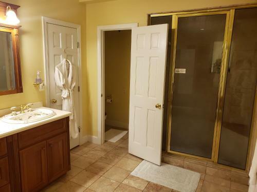 Blue Heron Inn - A Bed And Breakfast Llc