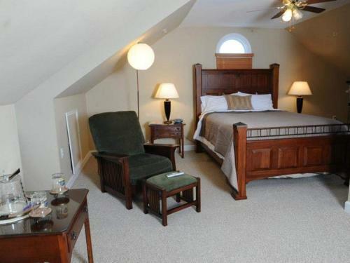 Blue Heron Inn - A Bed And Breakfast Llc