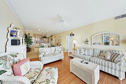Apartamento Chic Beachside Condo With Pool & Bayfront Balcony Condo