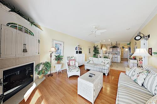 Apartamento Chic Beachside Condo With Pool & Bayfront Balcony Condo