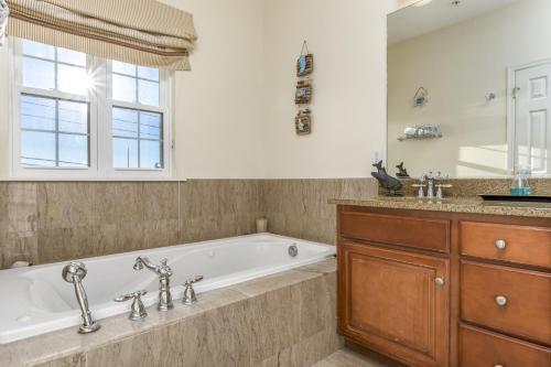 Saint Louis Ave, Unit D