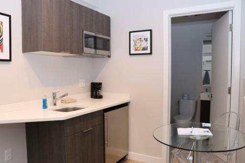 Apartamento A Stylish Stay W/ A Queen Bed, Heated Floors.. #3