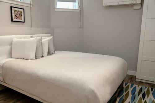 Apartamento A Stylish Stay W/ A Queen Bed, Heated Floors.. #3