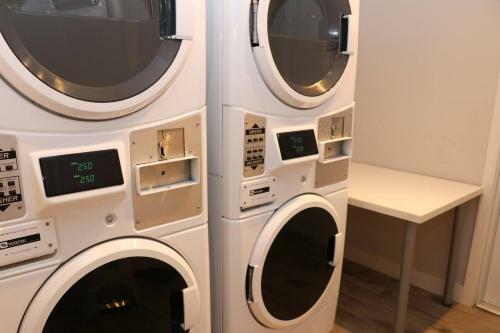 Apartamento A Stylish Stay W/ A Queen Bed, Heated Floors.. #3