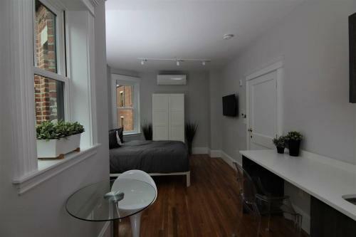 Apartamento A Stylish Stay W/ A Queen Bed, Heated Floors.. #3