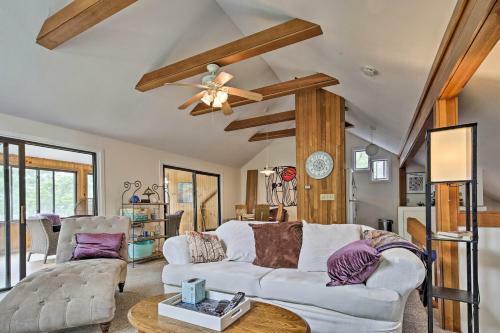 Cape Cod Home With Patio, Grill And Beach Access!