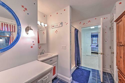 Nautical Bourne Apartment - 2 Mi To Monument Beach