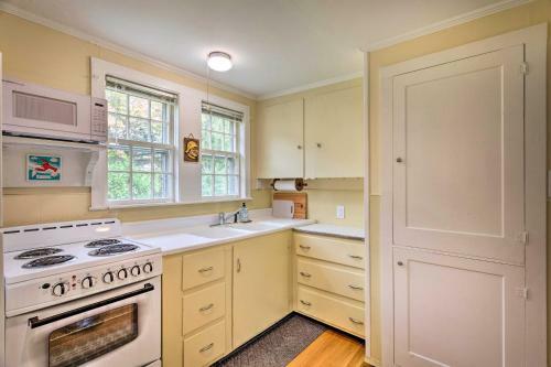 Charming Cape Cottage, Walk To Monument Beach