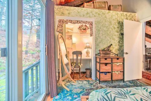 Serene Cape Cod Getaway With Deck Near Beaches!