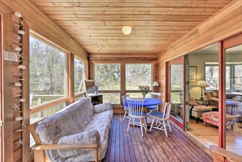 Chilmark House With Sunroom On Marthas Vineyard