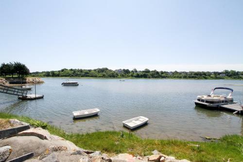 Updated 3br Waterfront On Town Cove Home