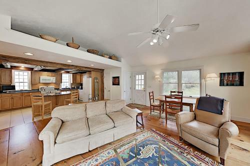Timeless Cape Home Near Cold Storage Beach Home