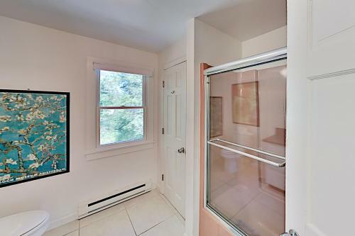 Dennis Getaway With Large Deck - Walk To Beach! Home