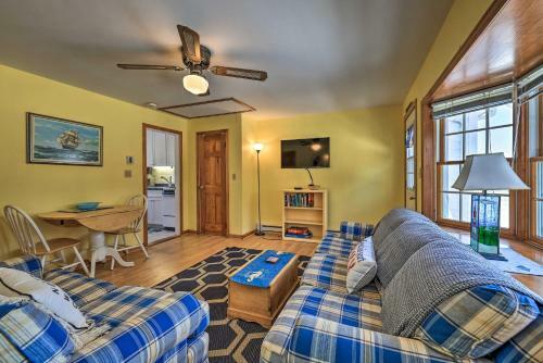 Apartamento Cape Cod Retreat With Gas Grill Steps To Beach
