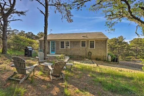 Private Cape Cod Cottage With Patio -5min Walk To Bay