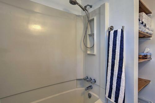 Private Cape Cod Cottage With Patio -5min Walk To Bay