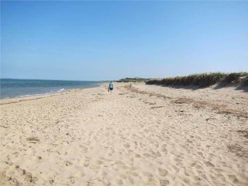 403 Fantastic Location Beautiful Bay Just 1 Minute Away