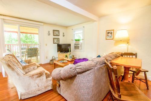 403 Fantastic Location Beautiful Bay Just 1 Minute Away