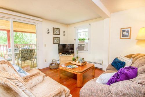 403 Fantastic Location Beautiful Bay Just 1 Minute Away