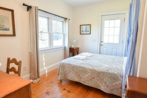 446 Waterfront Fun Awaits In This Huge Family Estate