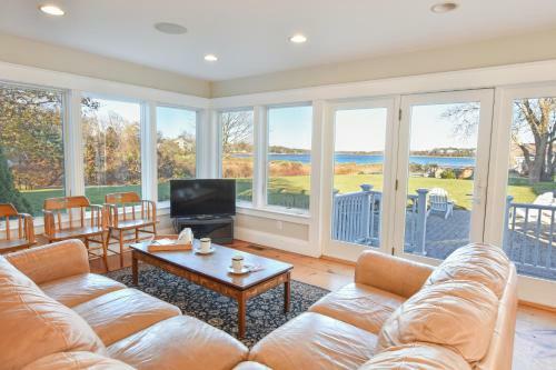 446 Waterfront Fun Awaits In This Huge Family Estate