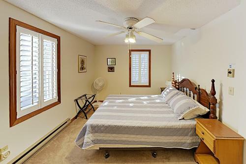 New Listing! Tranquil Home With Deck, Near Beach Home