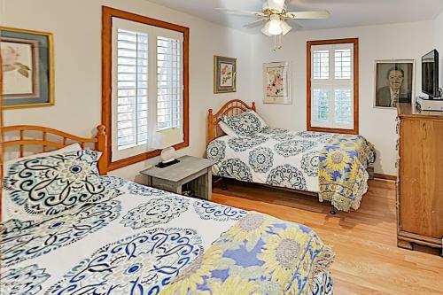 New Listing! Tranquil Home With Deck, Near Beach Home