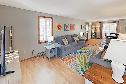 New Listing! Tranquil Home With Deck, Near Beach Home