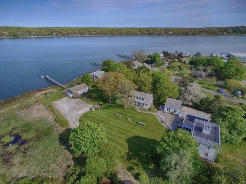 446c - Newly And Beautifully Updated, Spacious, Steps From The Water!