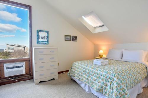 460 Waterfront Private Beach Wrap-around Deck Panoramic Views And Two Tv Rooms