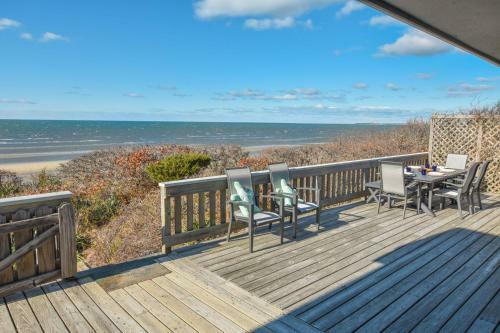 460 Waterfront Private Beach Wrap-around Deck Panoramic Views And Two Tv Rooms