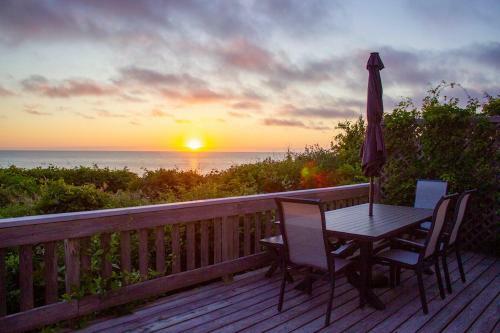 460 Waterfront Private Beach Wrap-around Deck Panoramic Views And Two Tv Rooms