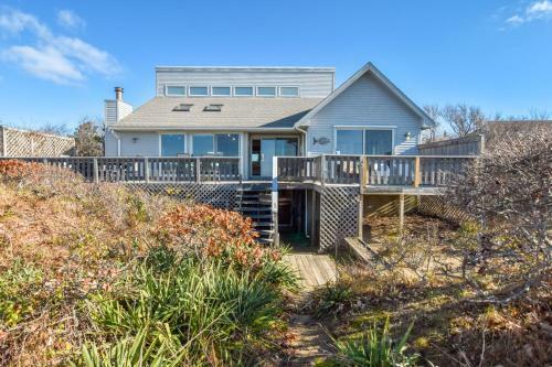 460 Waterfront Private Beach Wrap-around Deck Panoramic Views And Two Tv Rooms