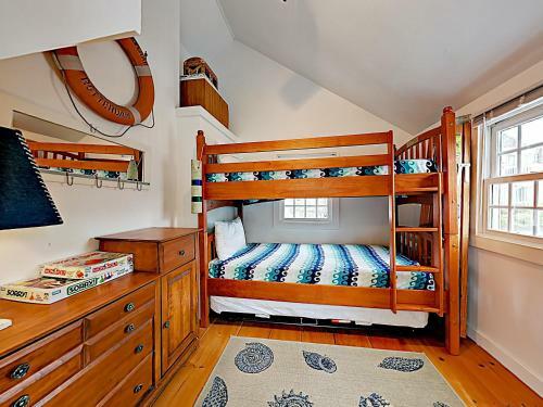 New Listing! Cape Cod Cottage ? 100 Yards To Beach Cottage