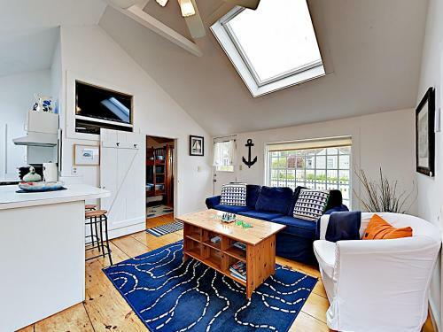 New Listing! Cape Cod Cottage ? 100 Yards To Beach Cottage