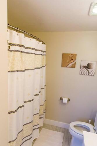 Hostal Room In Guest Room - Room 1 Private Bathroom Pool Shuttle Bus