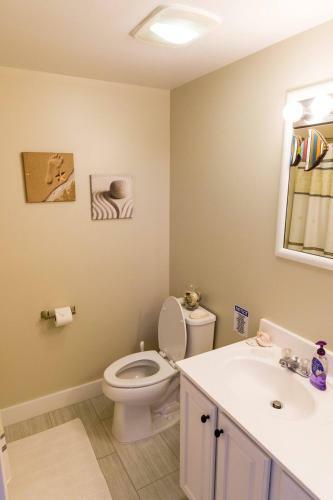 Hostal Room In Guest Room - Room 1 Private Bathroom Pool Shuttle Bus