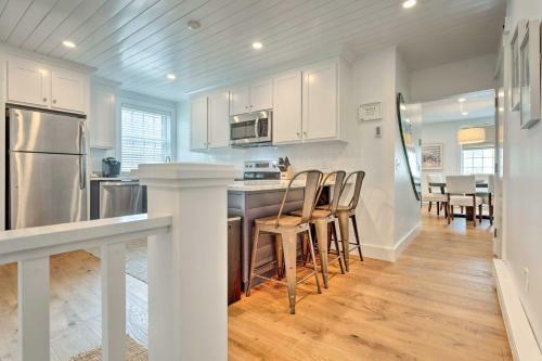Airy Nantucket Escape In Historic Downtown!