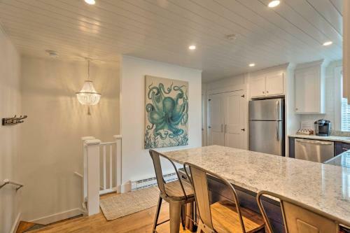 Airy Nantucket Escape In Historic Downtown!