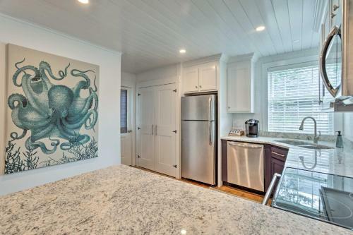 Airy Nantucket Escape In Historic Downtown!