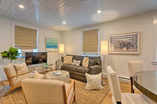 Airy Nantucket Escape In Historic Downtown!